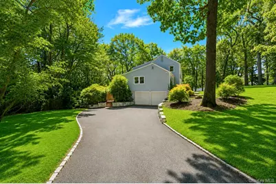 71 Westchester Drive, Rocky Point, NY 11778 - Photo 4