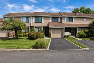 230 Pond View Ln, Smithtown, NY 11787 - Photo 42