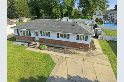 1035 Tooker Avenue, West Babylon, NY 11704 - Photo 6