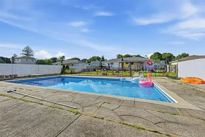 1035 Tooker Avenue, West Babylon, NY 11704 - Photo 30