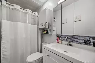 72 Yorkshire Dr, Suffern, NY 10901 - Photo 18