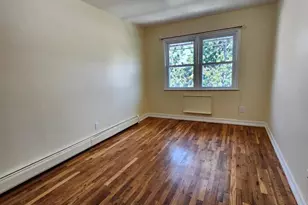 165-19 Chapin Pkwy, Jamaica, NY 11432 - Photo 8