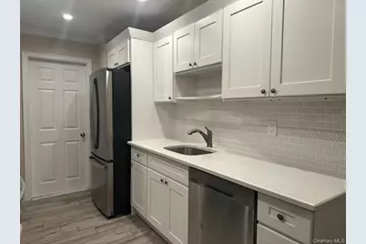 121 Whalers Cove, Babylon, NY 11702 - Photo 2
