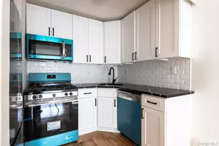 94-83 218th St, Queens Village, NY 11428 - Photo 8