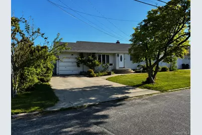 11 Franklin Street, Brentwood, NY 11717 - Photo 4