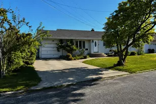 11 Franklin St, Brentwood, NY 11717 - Photo 4