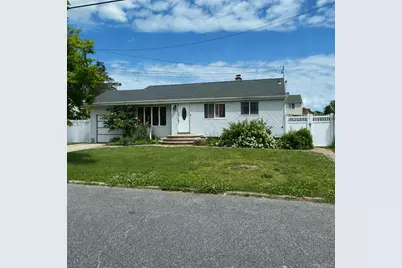 11 Franklin Street, Brentwood, NY 11717 - Photo 1