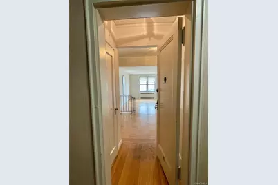 210 Martine Avenue #5D, White Plains, NY 10601 - Photo 2