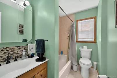 40 Elm Avenue, Farmingdale, NY 11735 - Photo 24