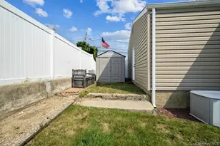 40 Elm Ave, Farmingdale, NY 11735 - Photo 10