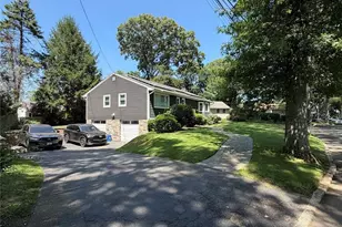 6 Raphael St, Huntington, NY 11746 - Photo 2