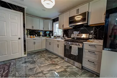 19 South Lane, Huntington, NY 11743 - Photo 8