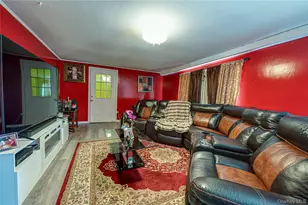 19 South Ln, Huntington, NY 11743 - Photo 4