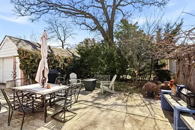64 W Fenimore Street, Valley Stream, NY 11580 - Photo 36