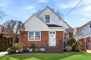 64 W Fenimore St, Valley Stream, NY 11580 - Photo 2