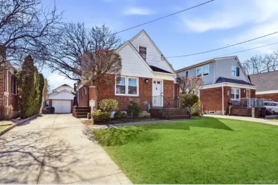 64 W Fenimore Street, Valley Stream, NY 11580 - Photo 4