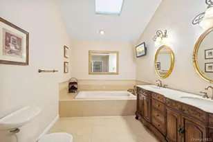 1 Fairway Dr, Old Bethpage, NY 11804 - Photo 10