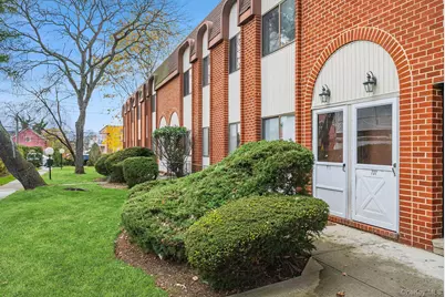 142 McGlynn Place #2nd Fl, Cedarhurst, NY 11516 - Photo 2