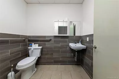 8810 J, Brooklyn, NY 11236 - Photo 4