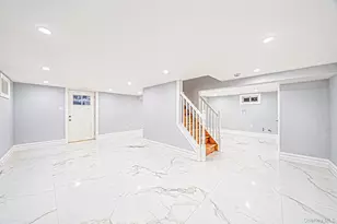 231-15 126th Ave, Jamaica, NY 11413 - Photo 18