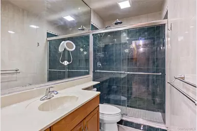 24 Yosemite Lane, Coram, NY 11727 - Photo 28