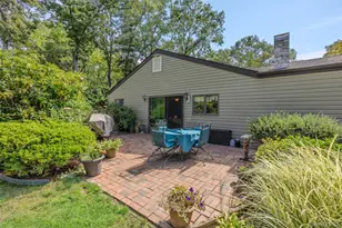 24 Yosemite Ln, Coram, NY 11727 - Photo 32