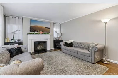 666 Lakeview Avenue, Rockville Centre, NY 11570 - Photo 6