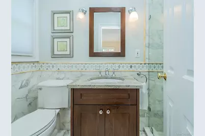 65 Essex Court, Port Washington, NY 11050 - Photo 14
