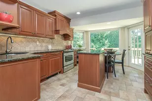 65 Essex Ct, Port Washington, NY 11050 - Photo 8