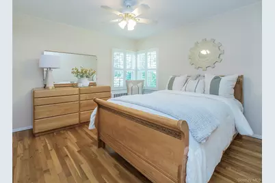 65 Essex Court, Port Washington, NY 11050 - Photo 10