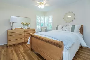65 Essex Ct, Port Washington, NY 11050 - Photo 10