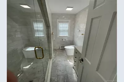 252 Beverly Road, Little Neck, NY 11363 - Photo 14