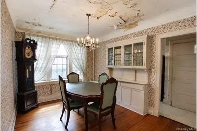 52 Slocum Crescent, Forest Hills, NY 11375 - Photo 4