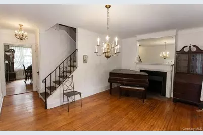 52 Slocum Crescent, Forest Hills, NY 11375 - Photo 2