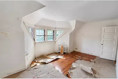 52 Slocum Crescent, Forest Hills, NY 11375 - Photo 18