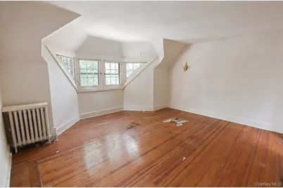 52 Slocum Crescent, Forest Hills, NY 11375 - Photo 20