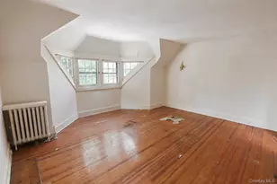 52 Slocum Crescent, Forest Hills, NY 11375 - Photo 20
