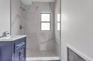 6 Brown Ave, Hempstead, NY 11550 - Photo 14