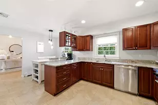 30 Cove Rd, Huntington, NY 11743 - Photo 14