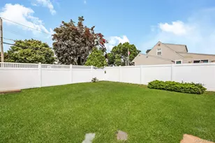 65 Graham St, Farmingdale, NY 11735 - Photo 28