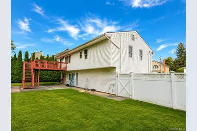 7 Pine Street, Plainview, NY 11803 - Photo 2