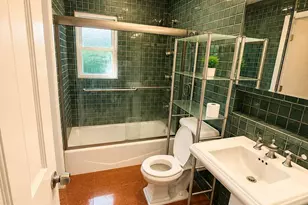 7 Pine St, Plainview, NY 11803 - Photo 8