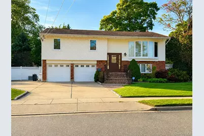 7 Pine Street, Plainview, NY 11803 - Photo 1