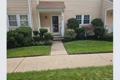 22 Chase Commons, Yaphank, NY 11980 - Photo 2