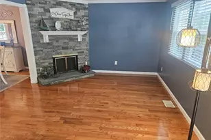 22 Chase Commons, Yaphank, NY 11980 - Photo 4