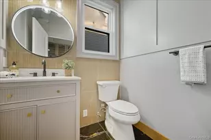 27 Poppy Ln, Levittown, NY 11756 - Photo 20
