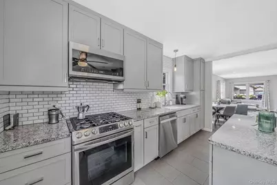 101 Highland Avenue, Patchogue, NY 11772 - Photo 12