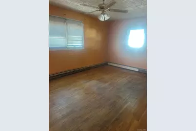 364 42nd Street, Lindenhurst, NY 11757 - Photo 4