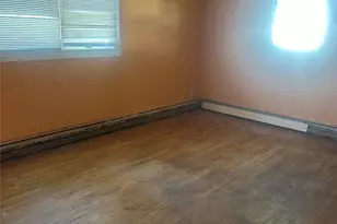 364 42nd St, Lindenhurst, NY 11757 - Photo 4