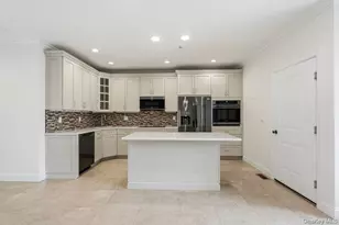 11 Halley Dr, Blue Point, NY 11772 - Photo 4